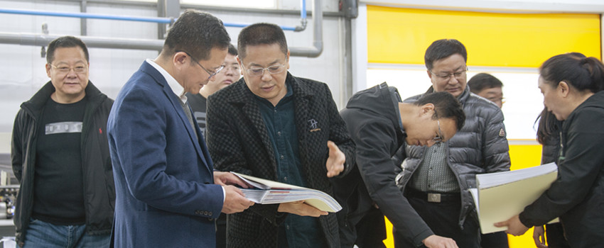 侯景濱走訪印刷、影像市場
